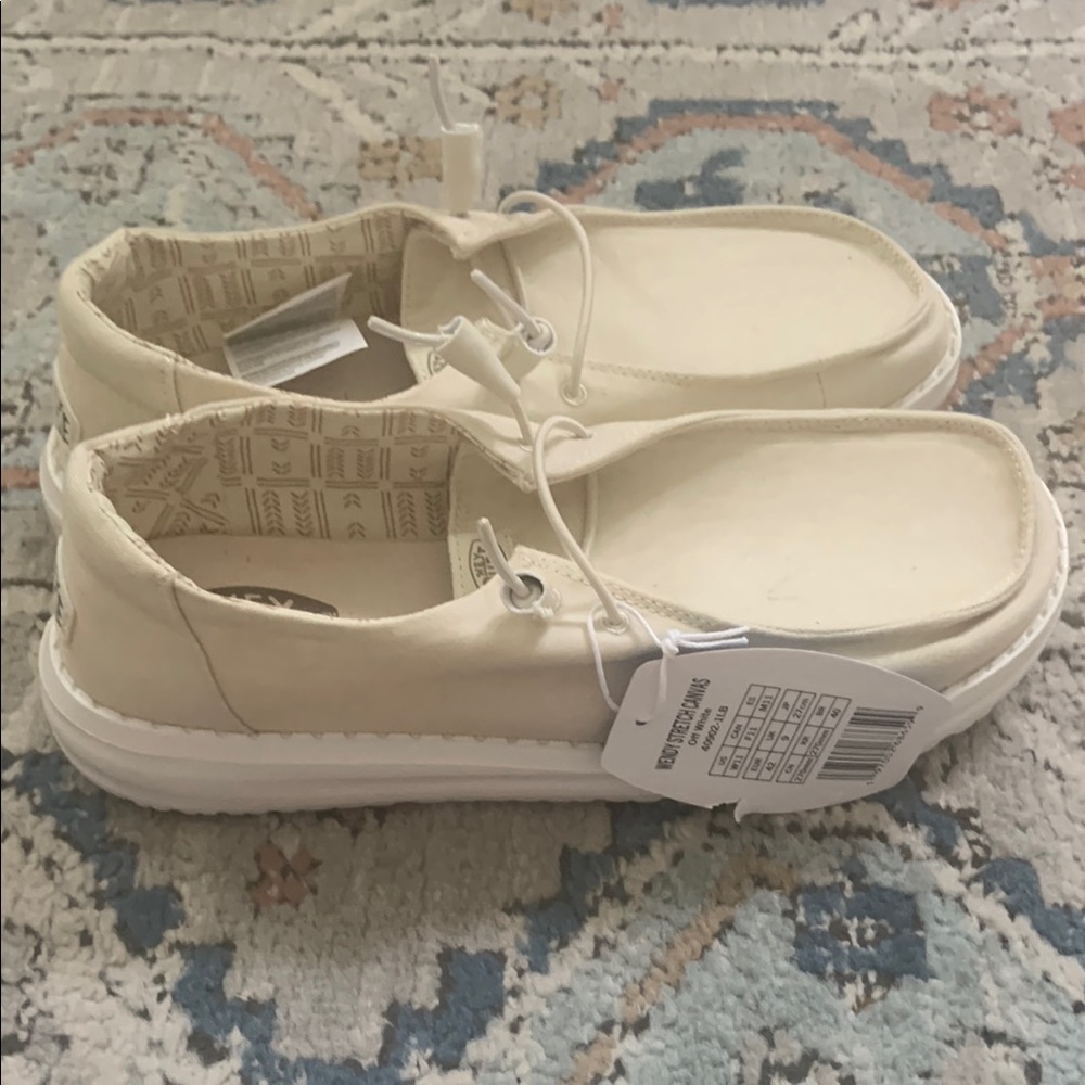 Hey Dude Off-White Loafers - Picture 5 of 5
